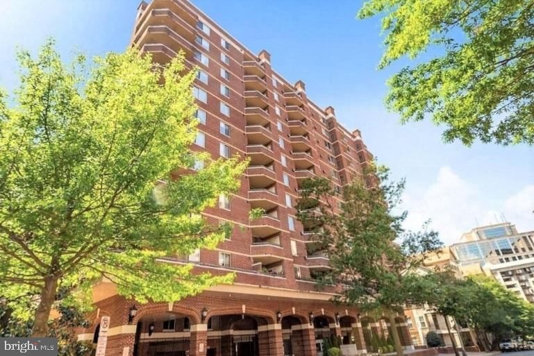 1276 N WAYNE STREET 1000 in Arlington, VA