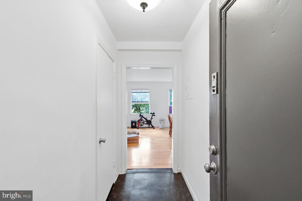 5006 COLUMBIA PIKE #3 photograph