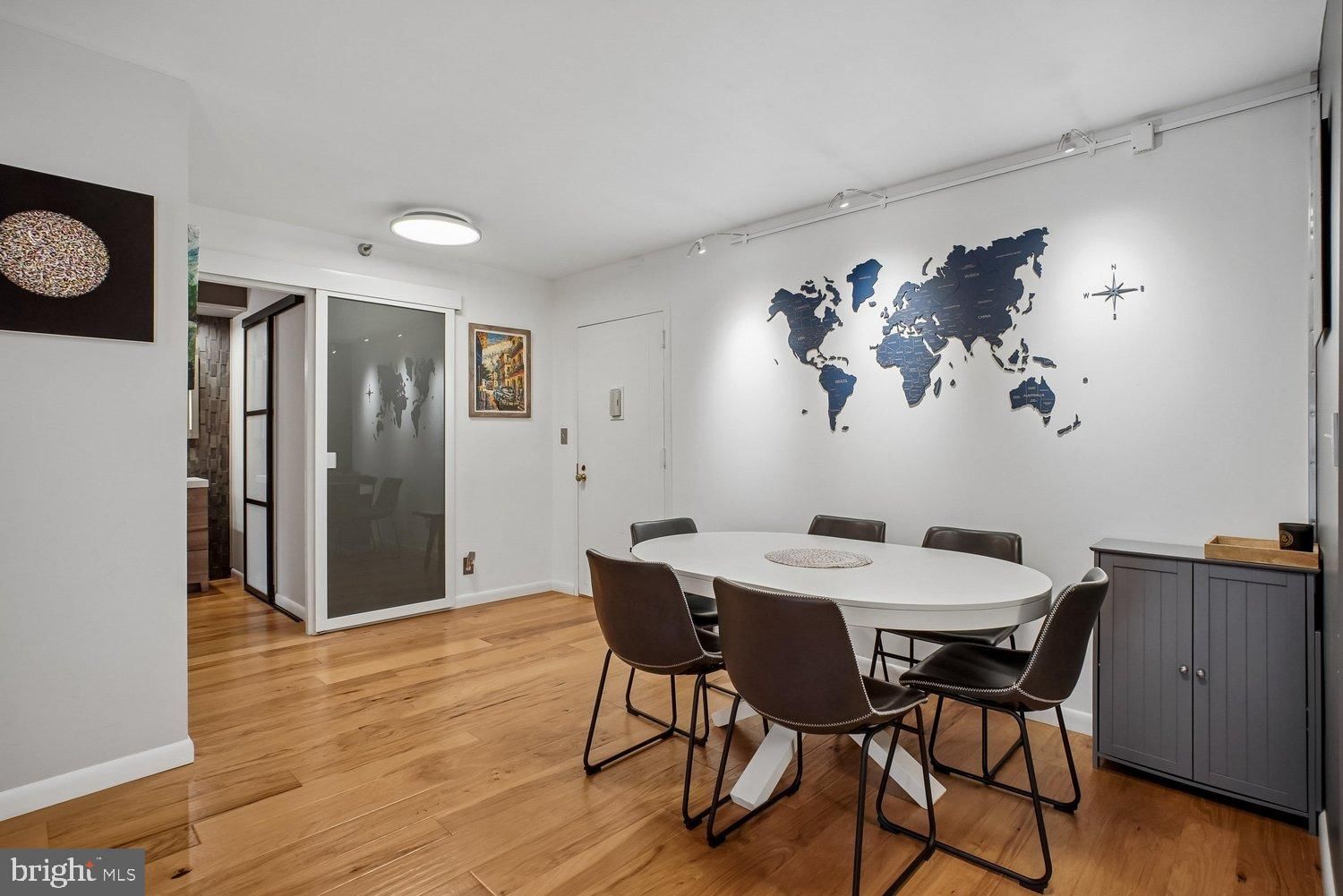 900 N STAFFORD STREET #1103 photograph
