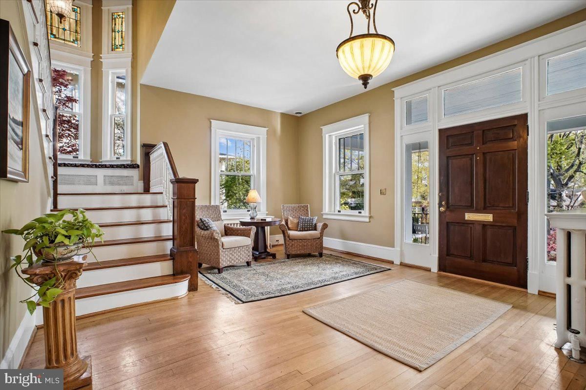 310 N VIEW TER, ALEXANDRIA 22301, VA