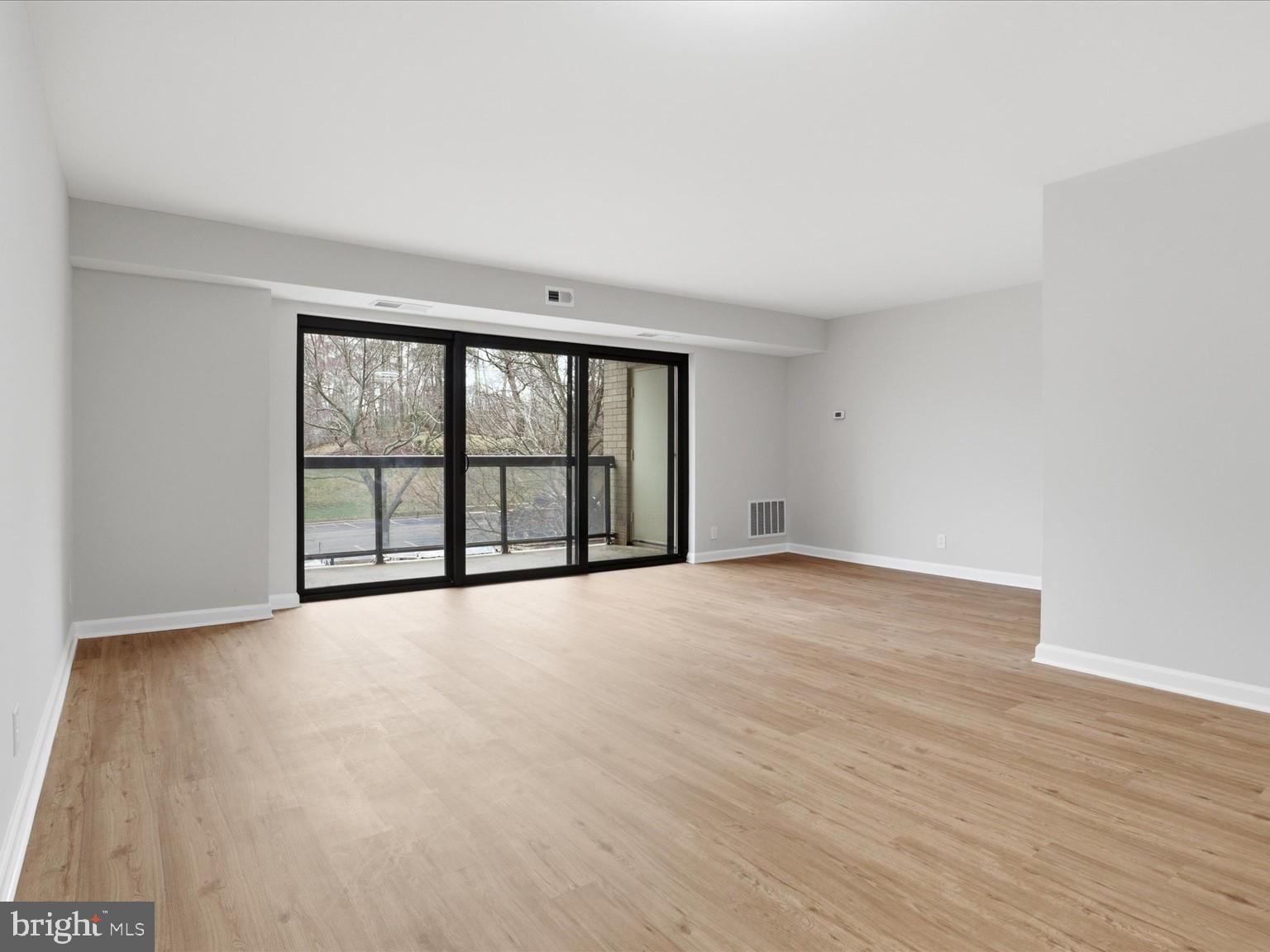 205 YOAKUM PARKWAY #216 photograph