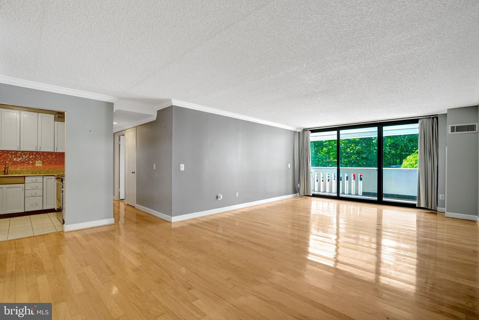 6101 EDSALL ROAD #302 photograph