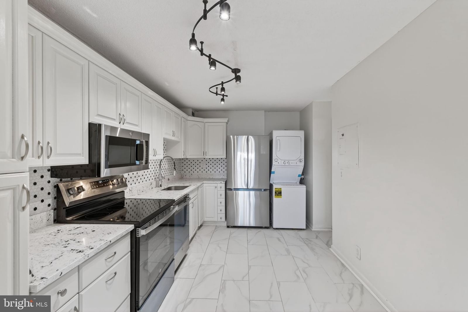 203 YOAKUM PARKWAY #1625 photograph