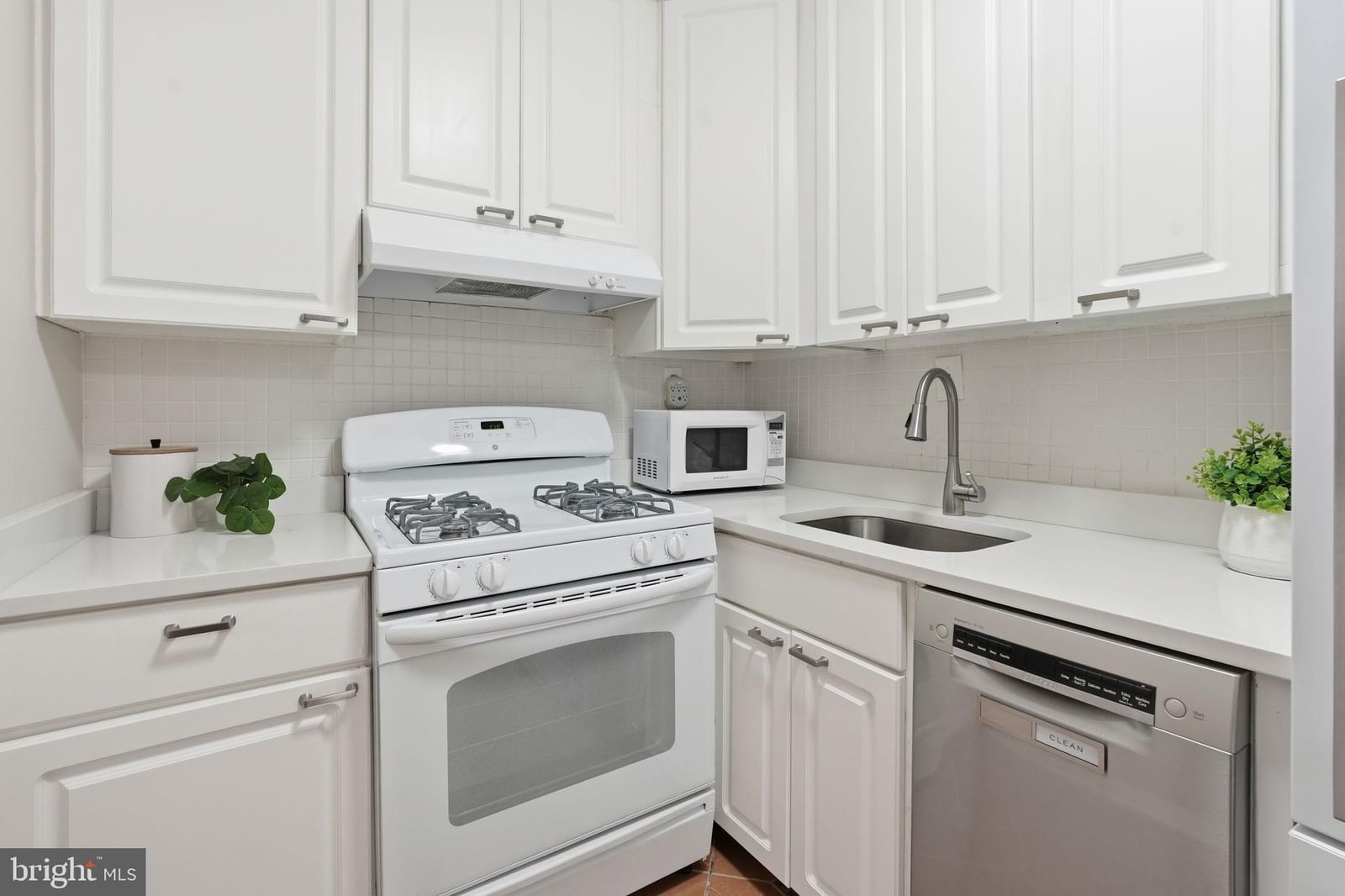 801 N PITT STREET #706 photograph
