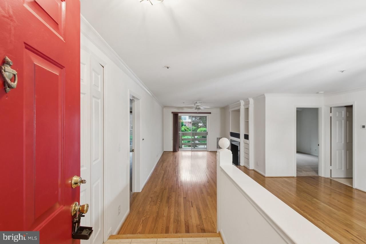 240 S REYNOLDS STREET #212 photograph