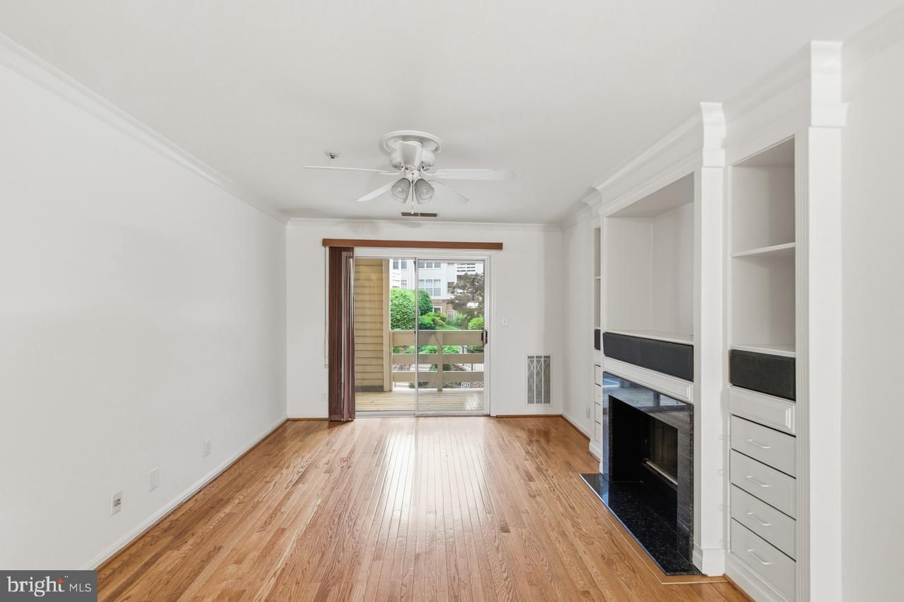 240 S REYNOLDS STREET #212 photograph