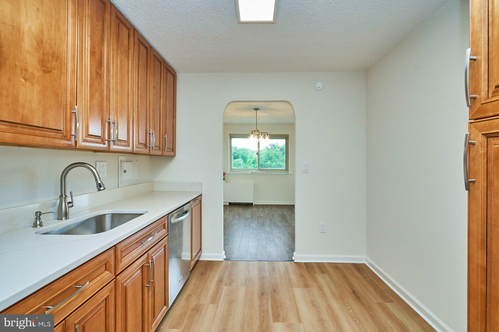 1225 MARTHA CUSTIS DRIVE #810 photograph