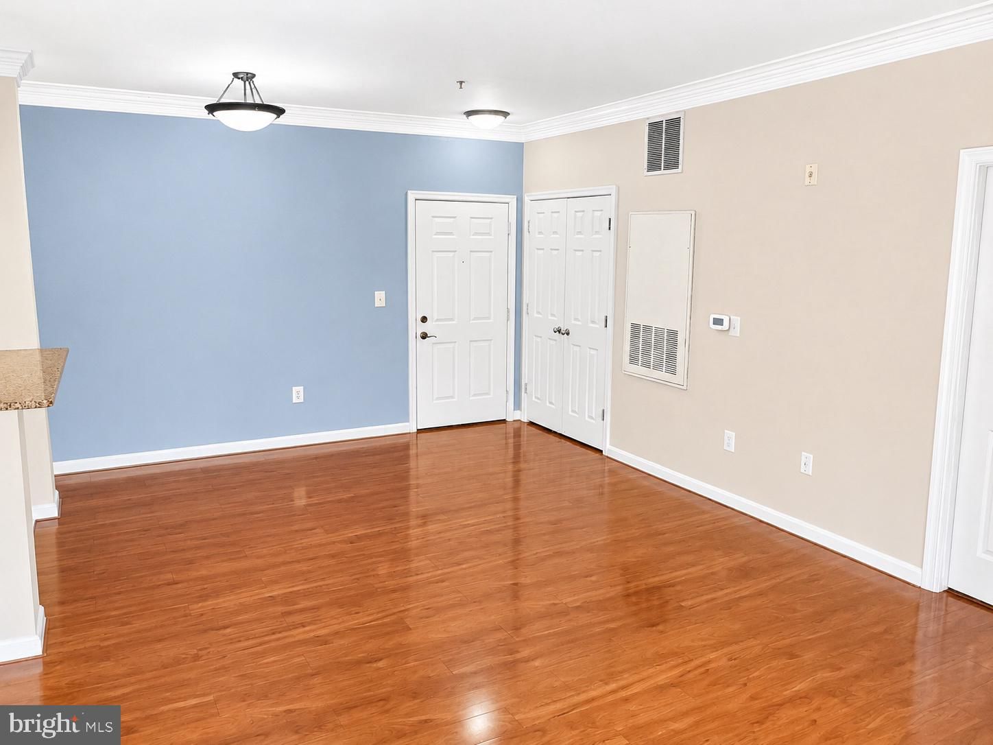 4850 EISENHOWER AVENUE #304 photograph
