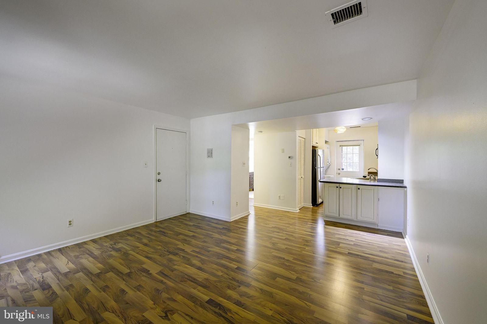 1403 E ABINGDON DRIVE #2 photograph