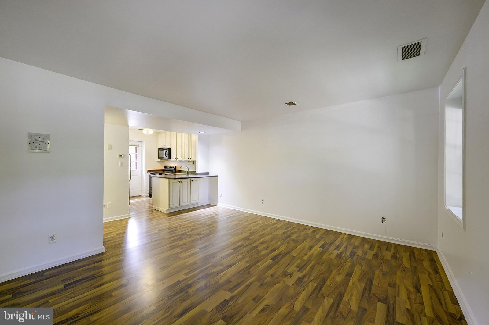 1403 E ABINGDON DRIVE #2 photograph