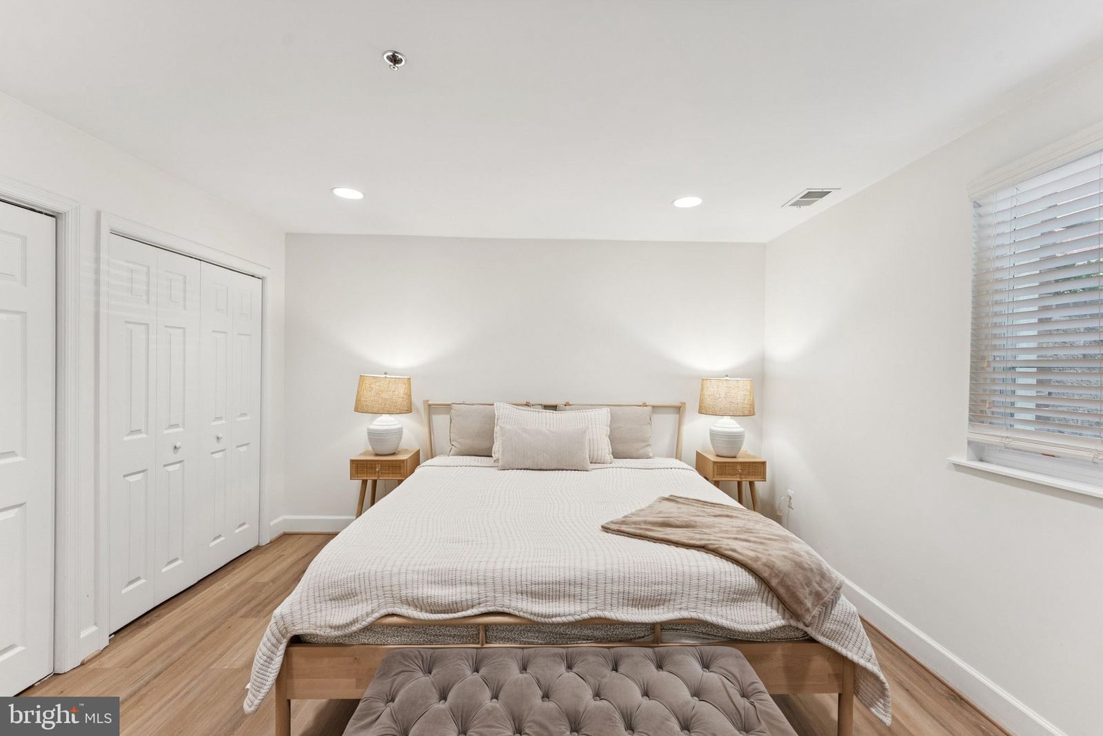 610 BASHFORD LANE #1301 photograph