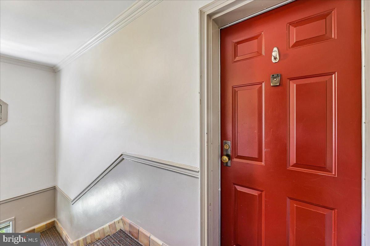 1708 W ABINGDON DRIVE #301 photograph