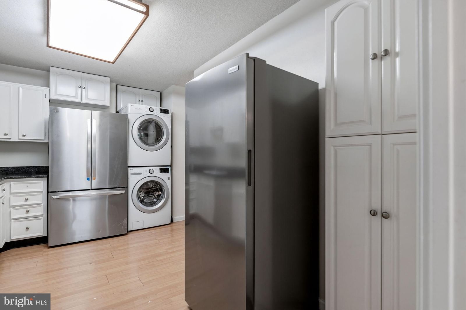 307 YOAKUM PARKWAY #512 photograph