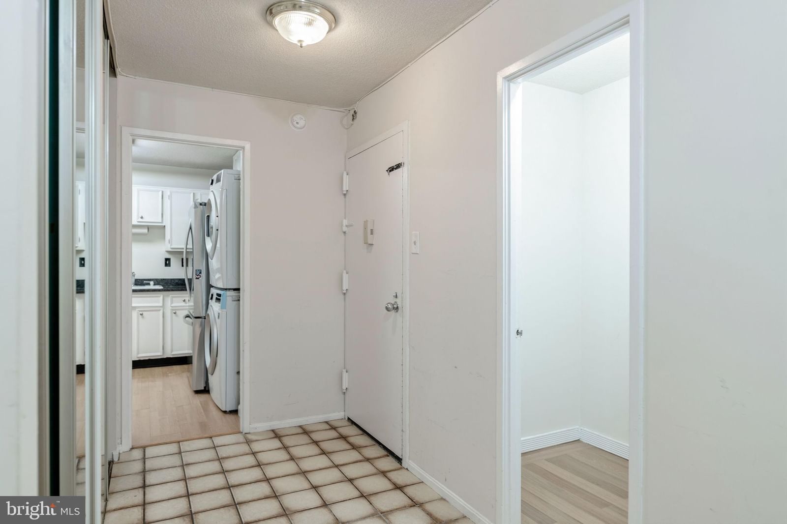 307 YOAKUM PARKWAY #512 photograph