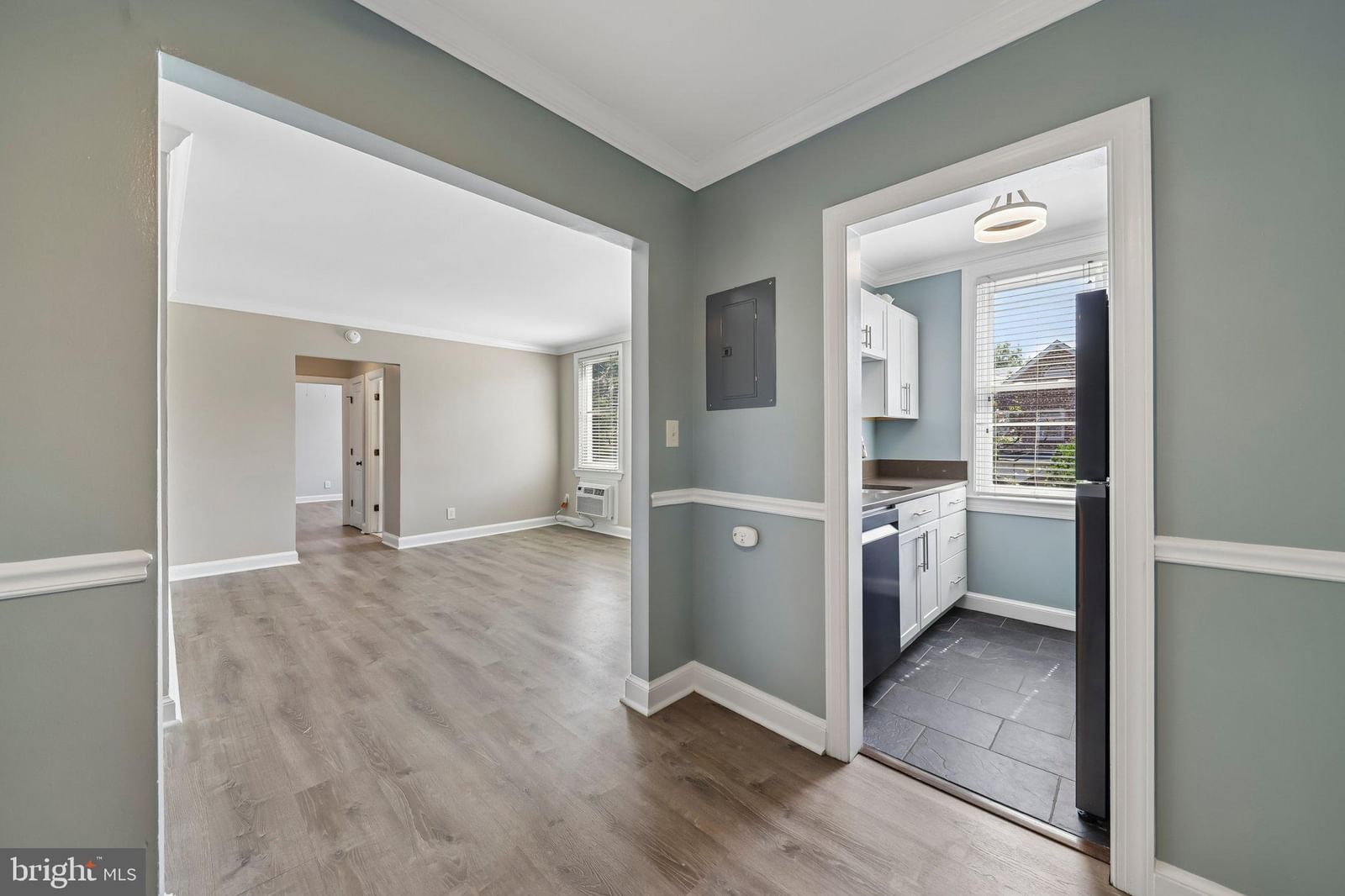 906 S WASHINGTON STREET #207 photograph