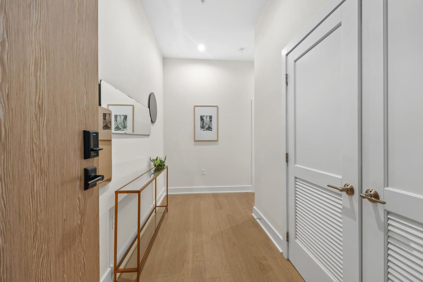 701 SWANN AVENUE #511 photograph