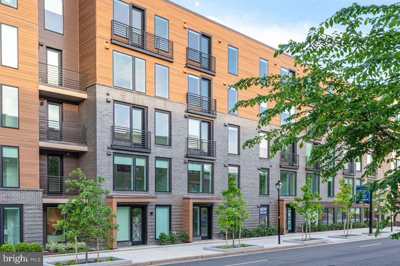 701 N HENRY STREET 205 in Alexandria, VA