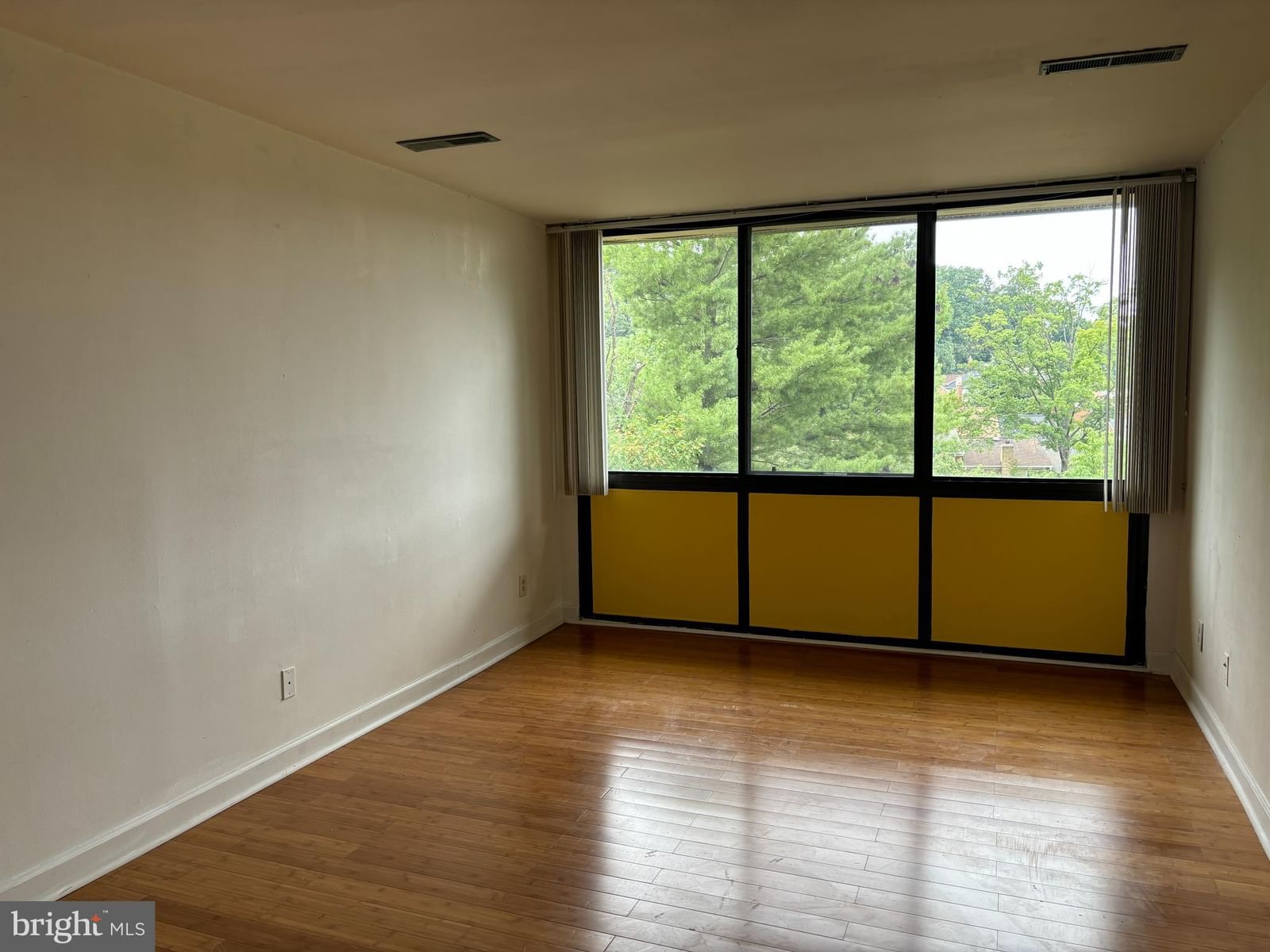 525 N ARMISTEAD STREET N #302 photograph