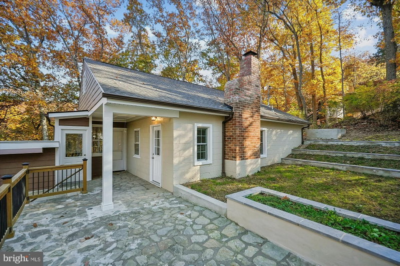 598 TIMBER LANE