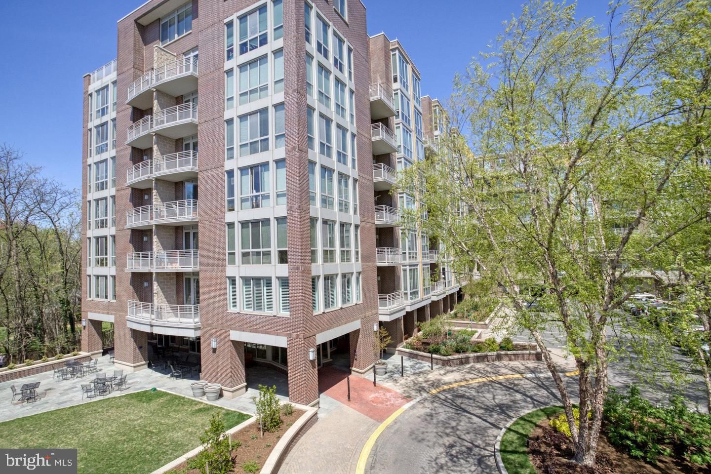 513 W BROAD ST, FALLS CHURCH 22046, VA
