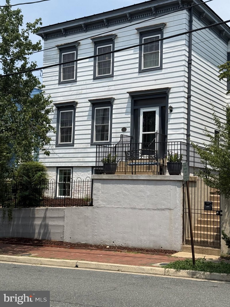 309 PRINCESS ANNE STREET