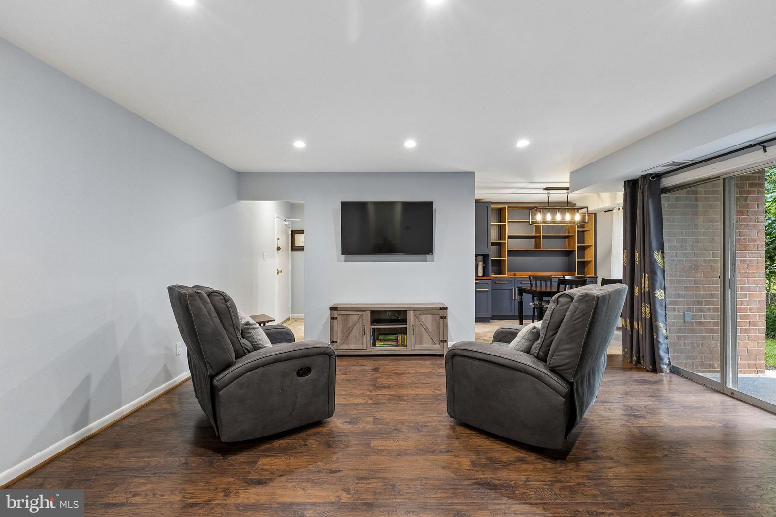 3846 LYNDHURST DRIVE #102 photograph