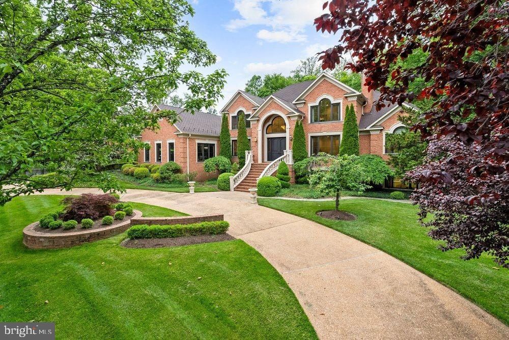 1102 MILL RDG, MCLEAN 22102, VA