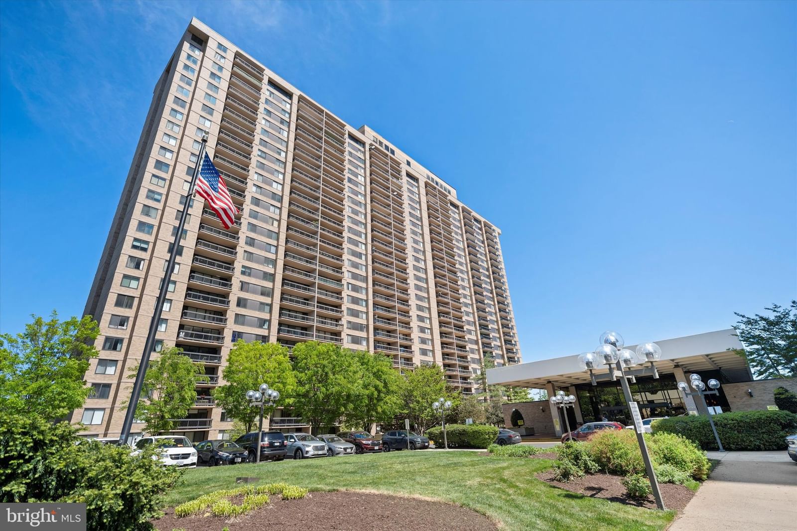 3701 S GEORGE MASON DR, FALLS CHURCH 22041, VA