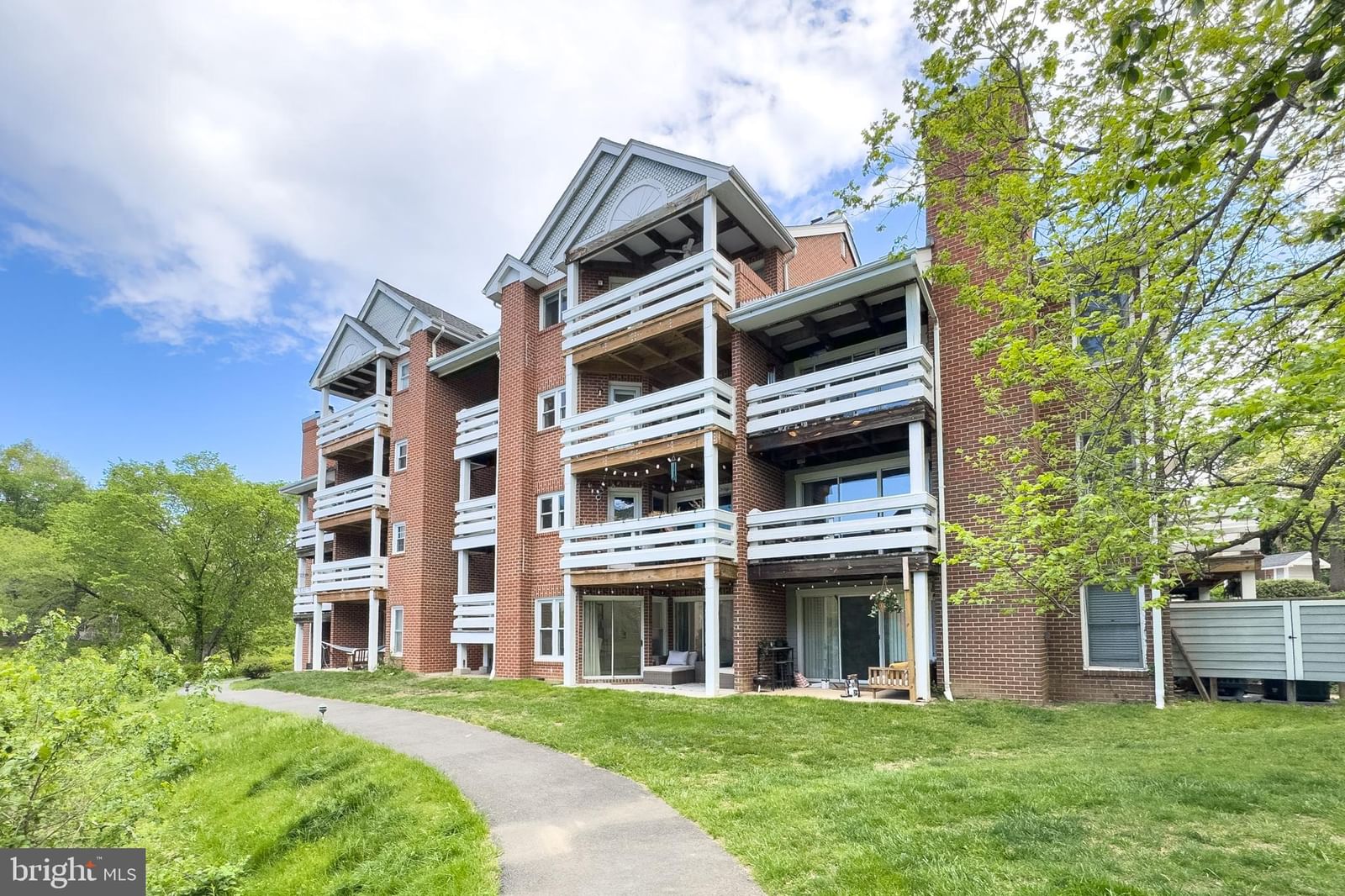 7594 LAKESIDE VILLAGE DR, FALLS CHURCH 22042, VA