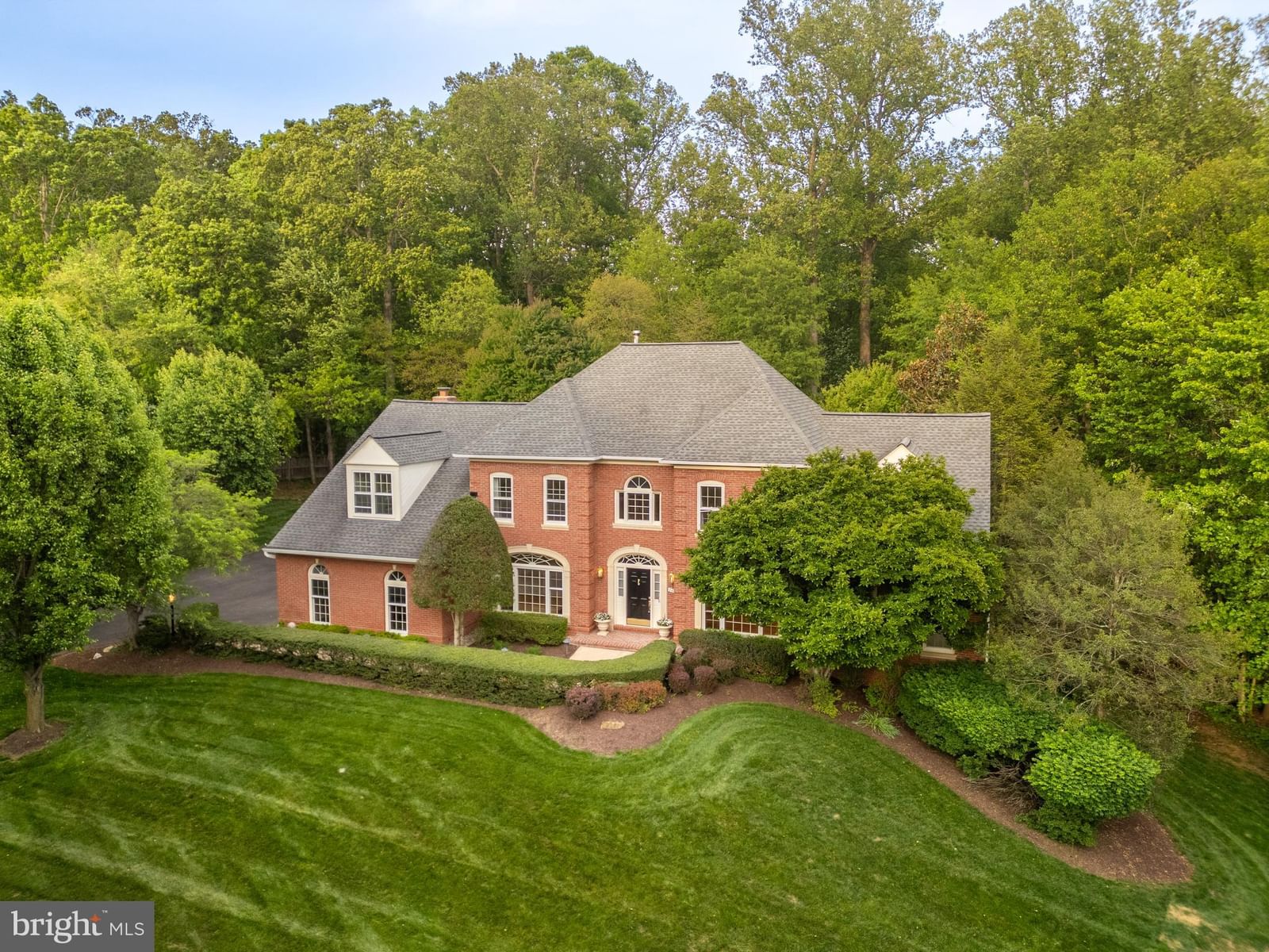 2487 OAKTON HILLS DR, OAKTON 22124, VA