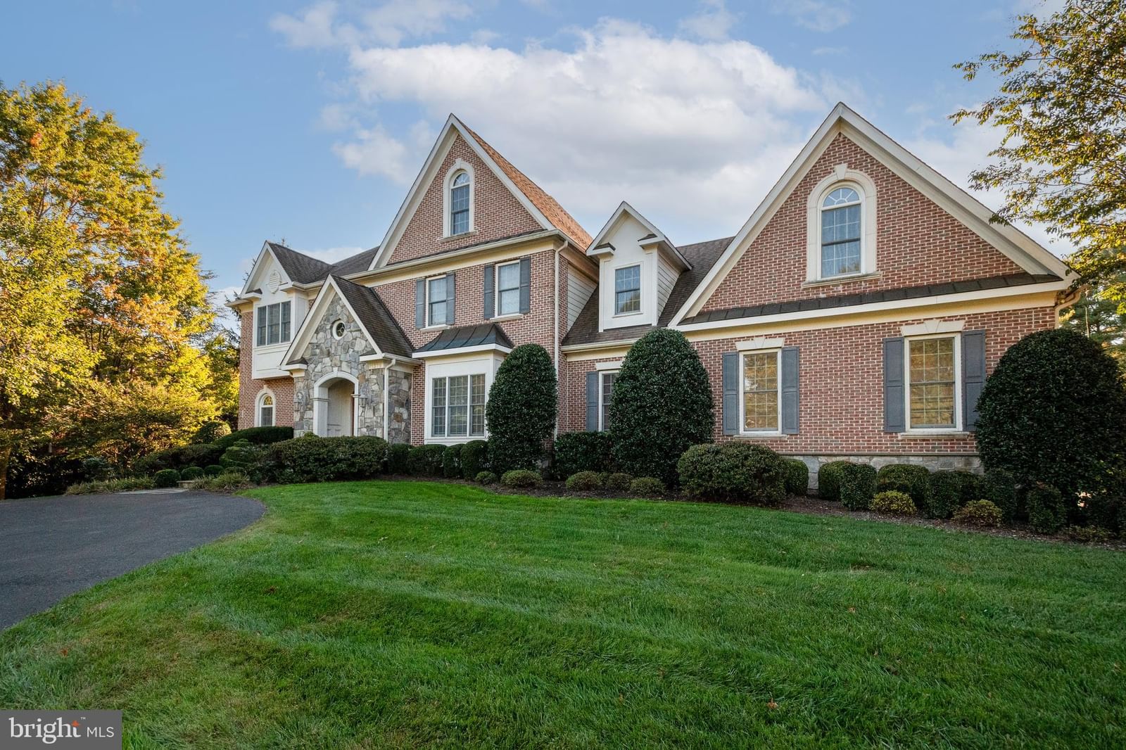 11379 SENECA KNOLL DR, GREAT FALLS 22066, VA