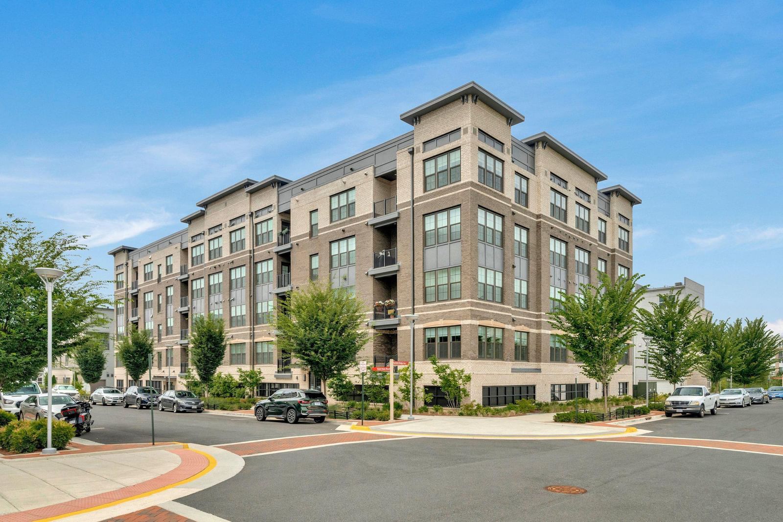2320 FIELD POINT RD, HERNDON 20171, VA