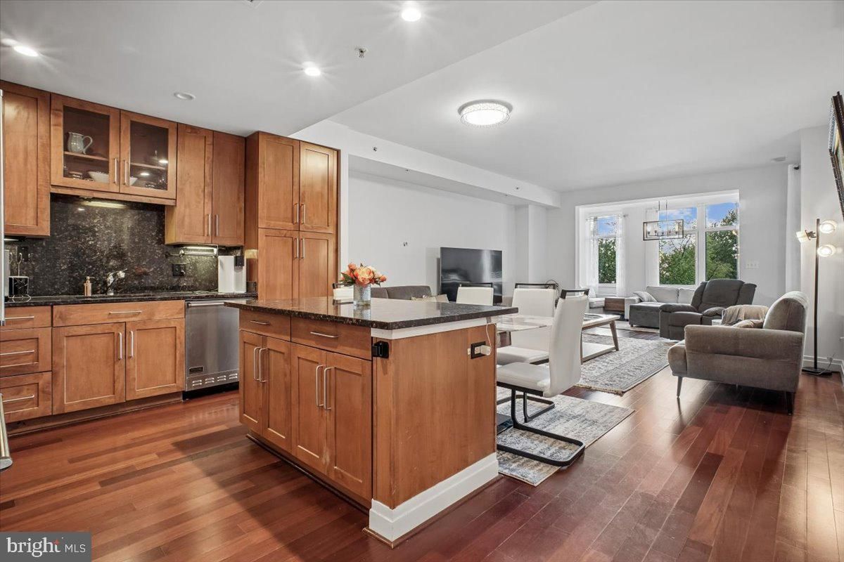 8220 CRESTWOOD HEIGHTS DRIVE #301 photograph