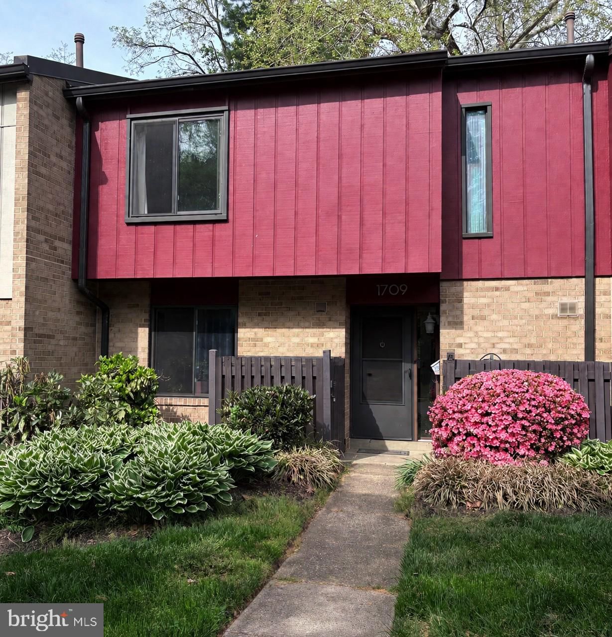 1709 IVY OAK SQ, RESTON 20190, VA