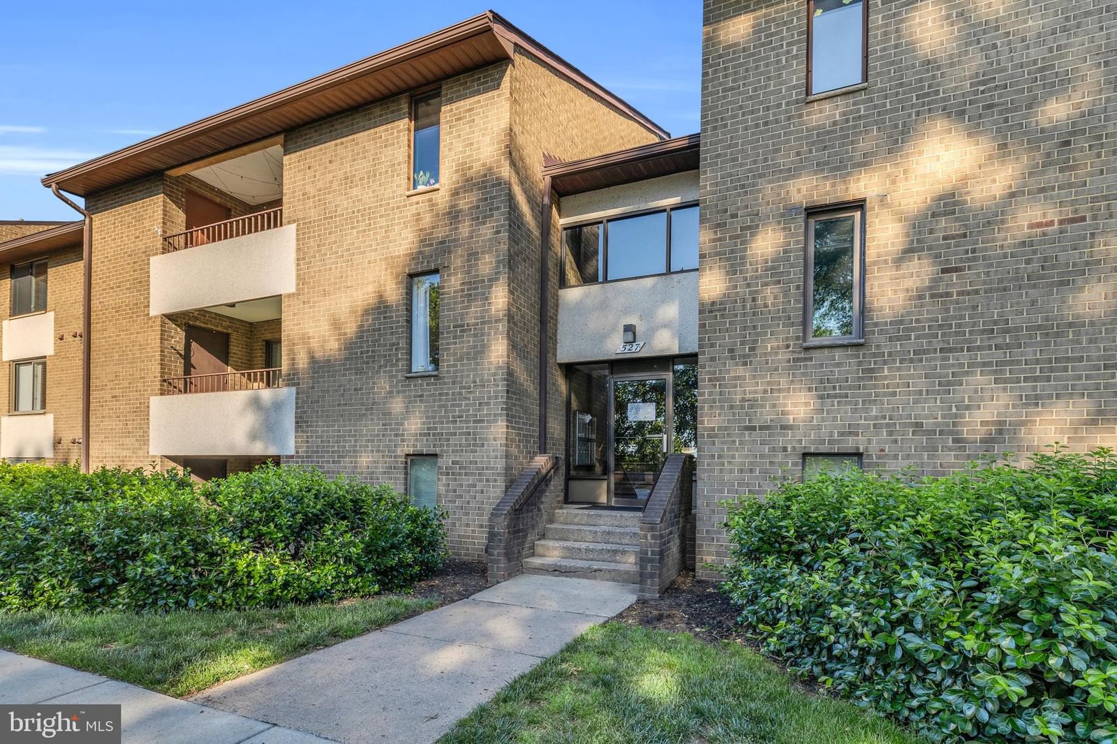 527 FLORIDA AVE, HERNDON 20170, VA