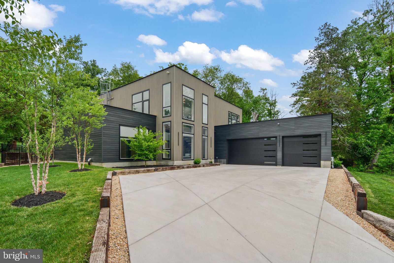 7404 SPORTSMAN DR, FALLS CHURCH 22043, VA