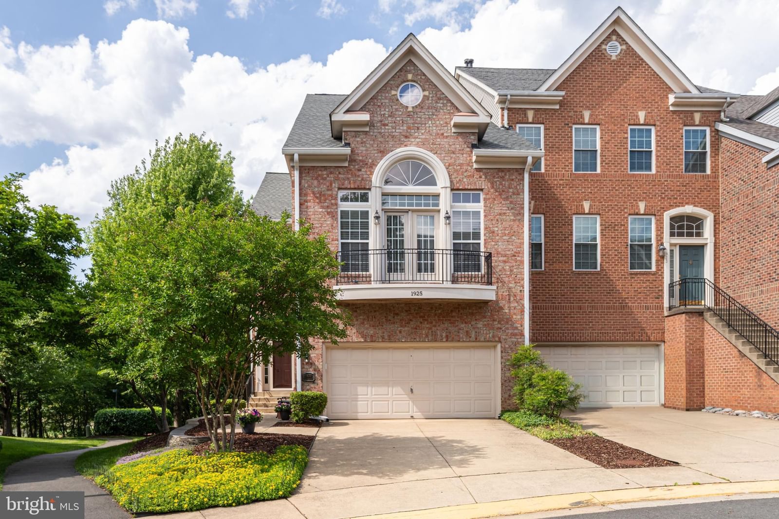 1925 LOGAN MANOR DR, RESTON 20190, VA