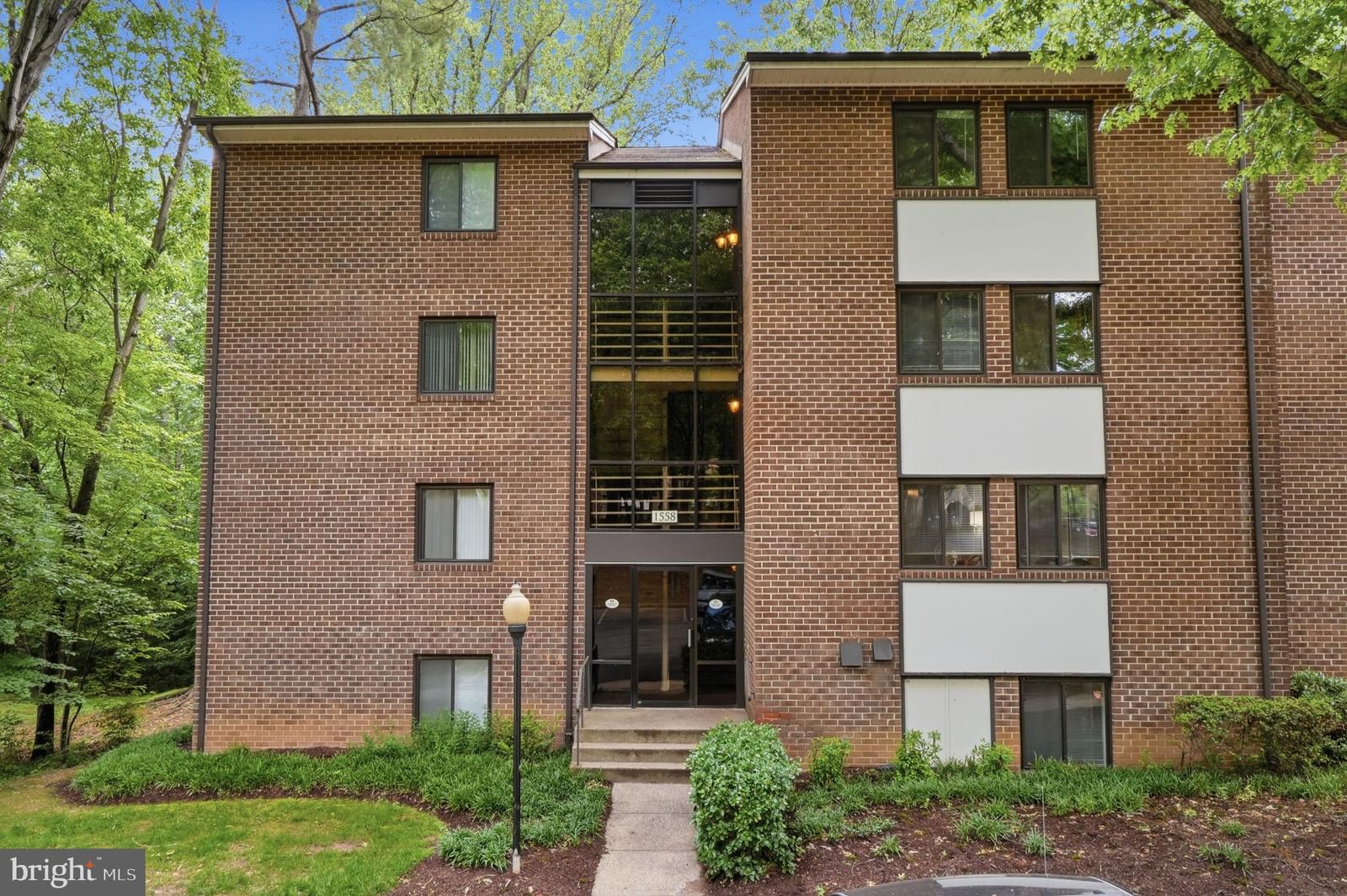 1558 NORTHGATE SQUARE #32B photograph
