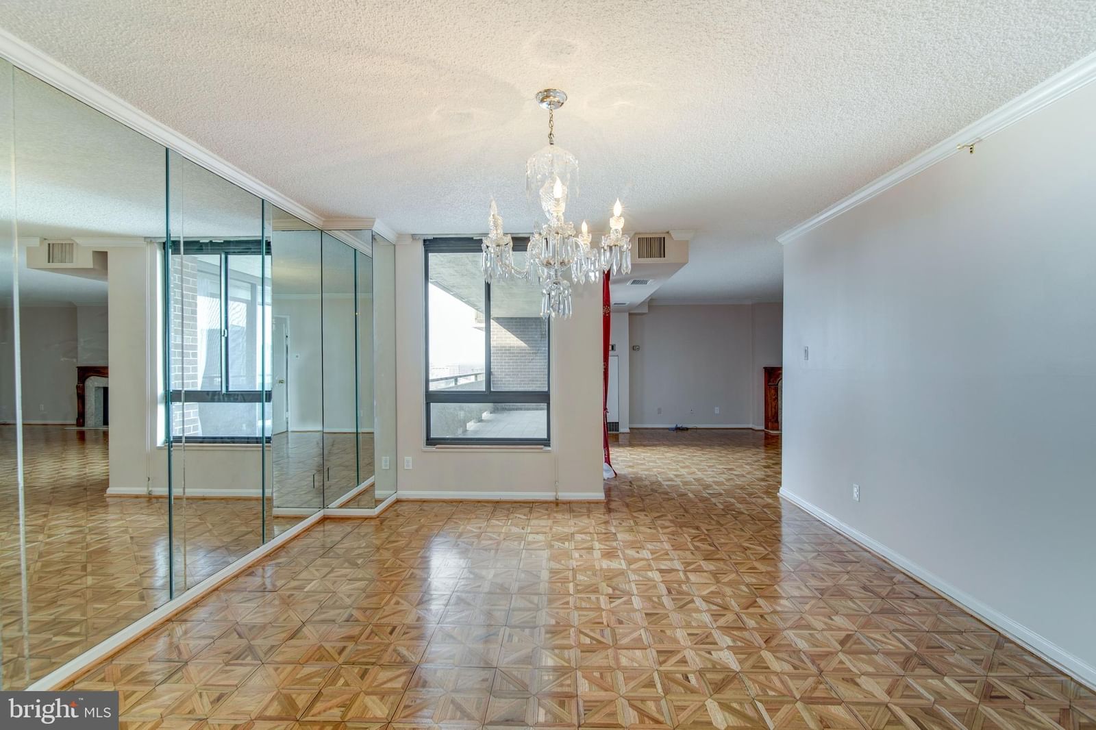 1800 OLD MEADOW ROAD #1510 photograph