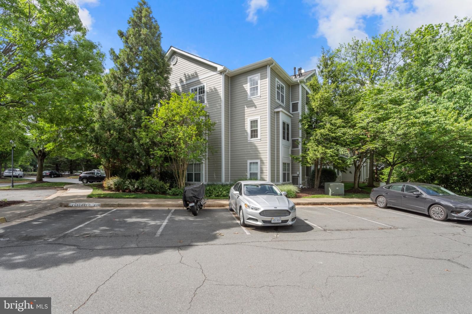 1700 LAKE SHORE CREST DRIVE #13 photograph