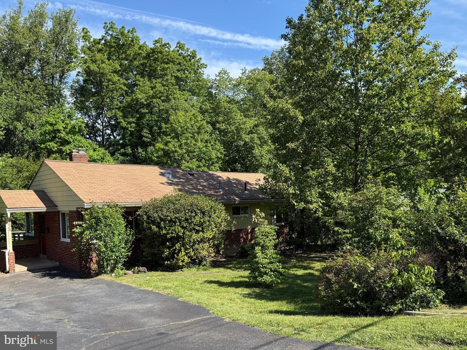 7028 BRADLEY CIR, ANNANDALE 22003, VA