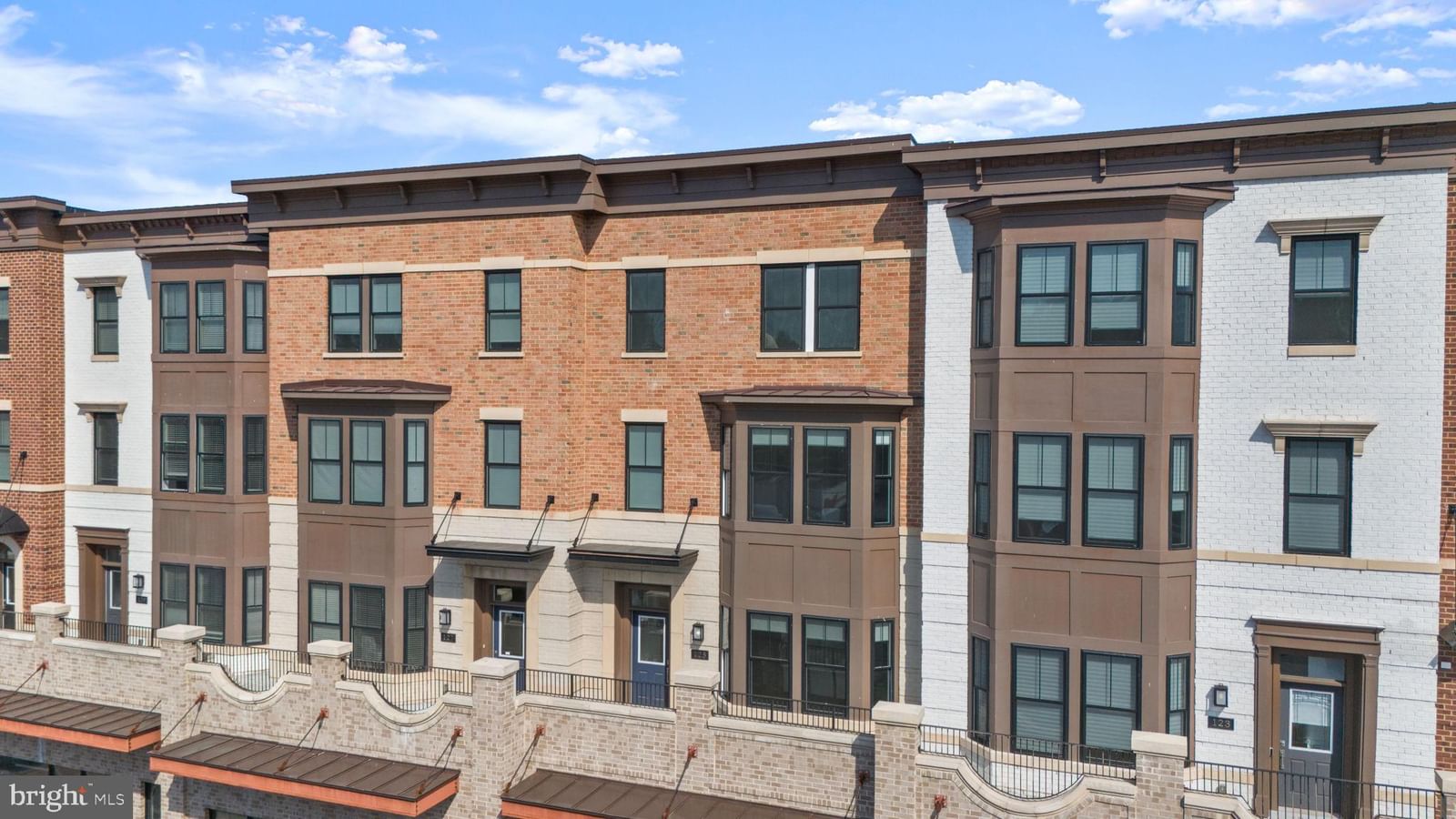 125 MARKET SQ NW, VIENNA 22180, VA