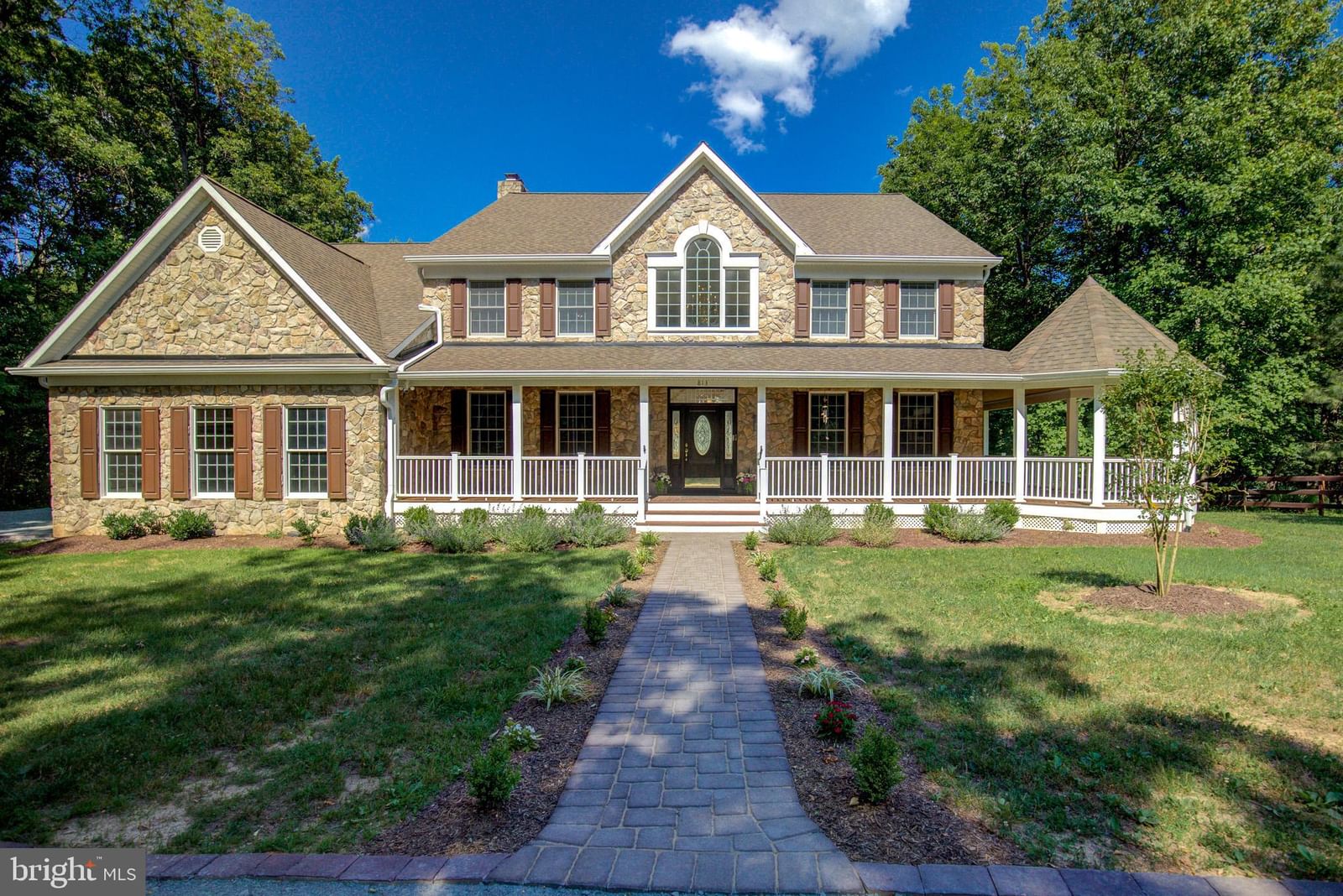 813 BLACKS HILL RD, GREAT FALLS 22066, VA