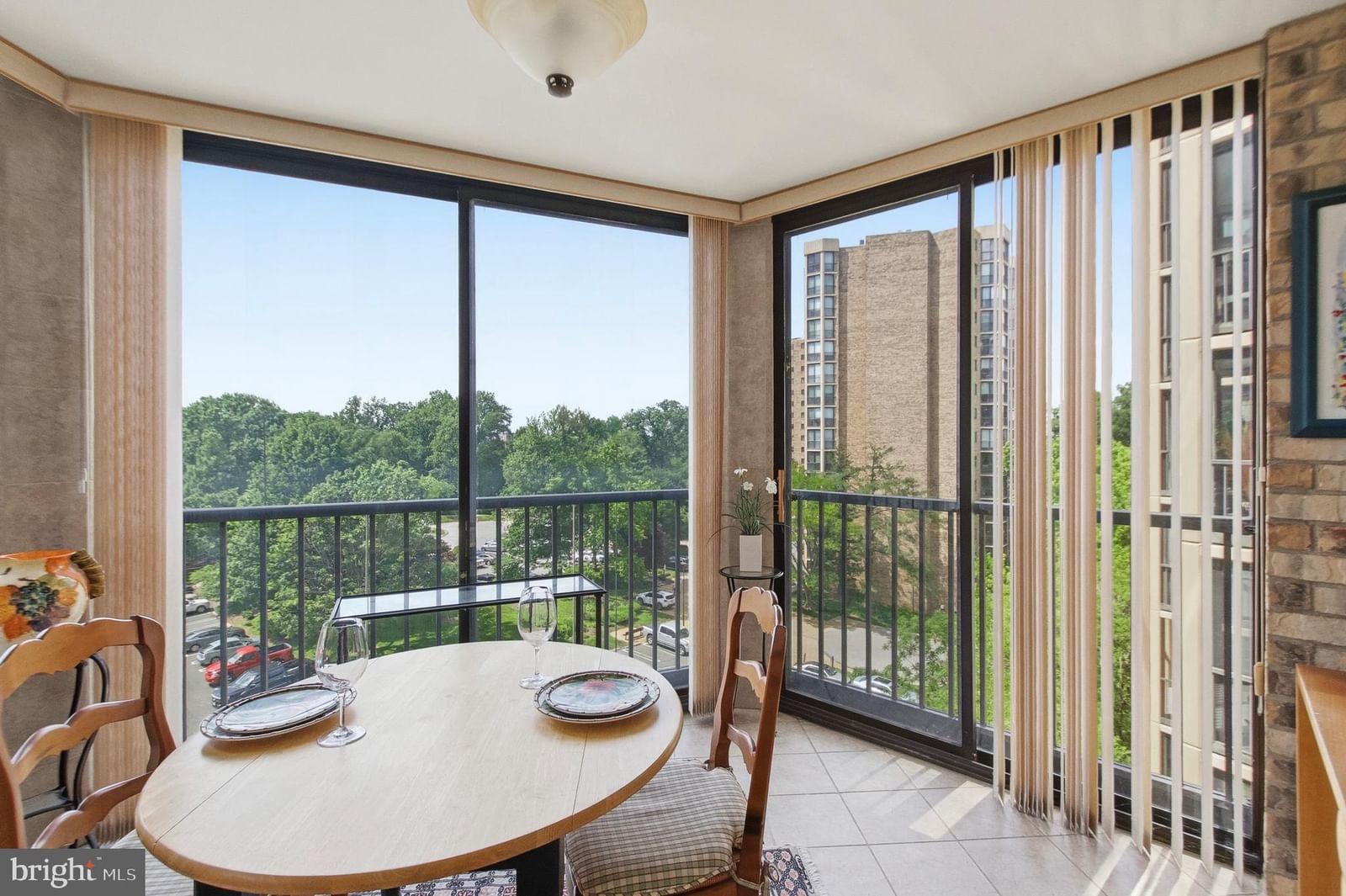 5902 MOUNT EAGLE DR, ALEXANDRIA 22303, VA