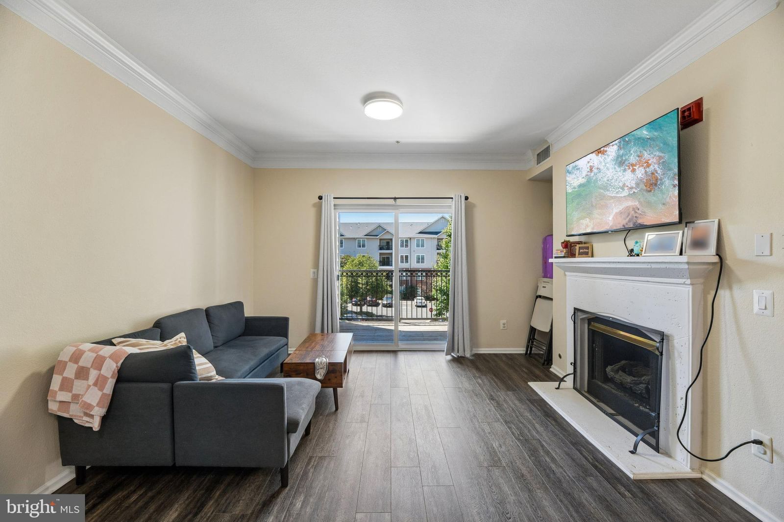 1591 SPRING GATE DRIVE #3311 photograph
