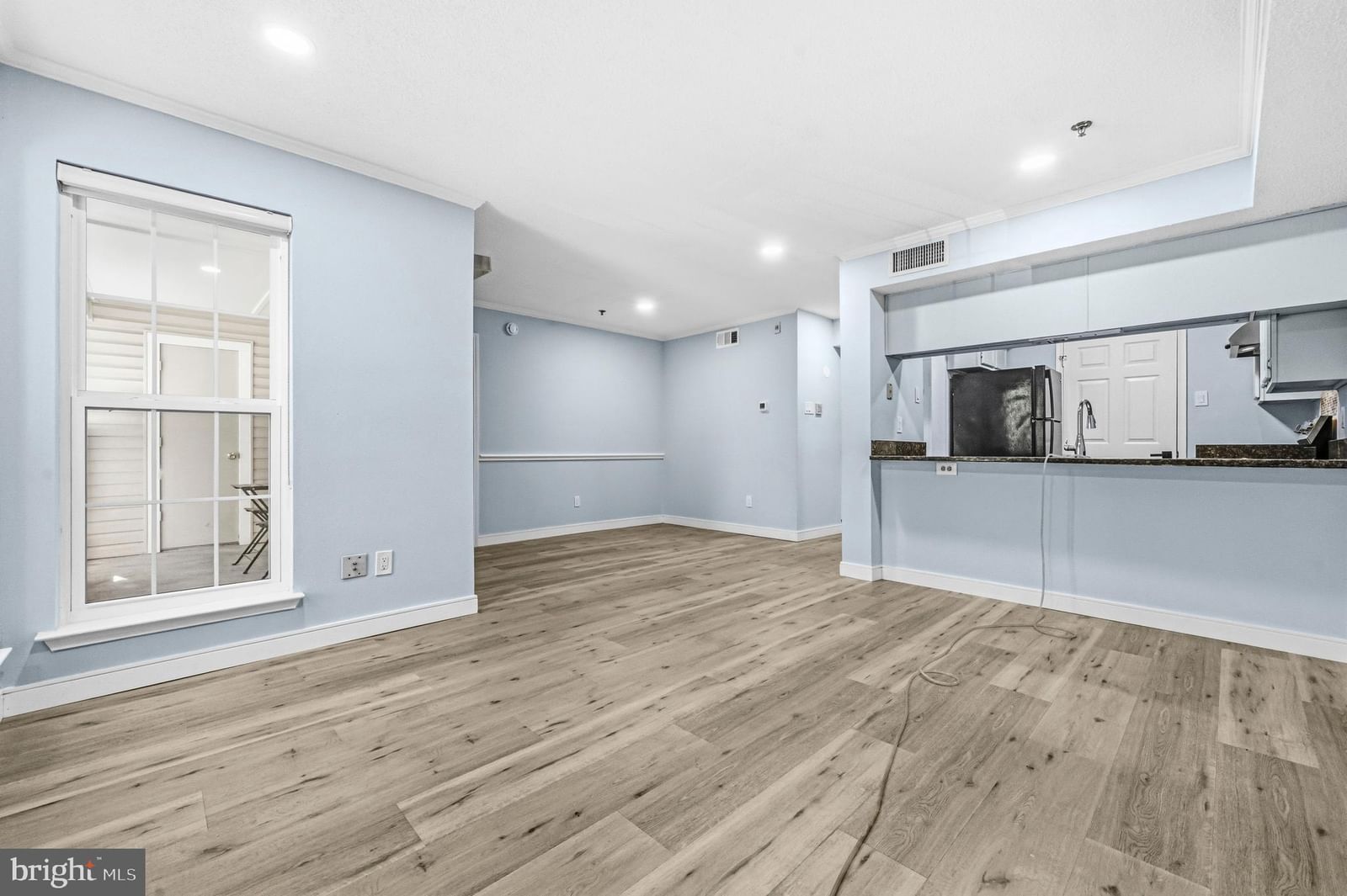 1524 LINCOLN WAY #107 photograph