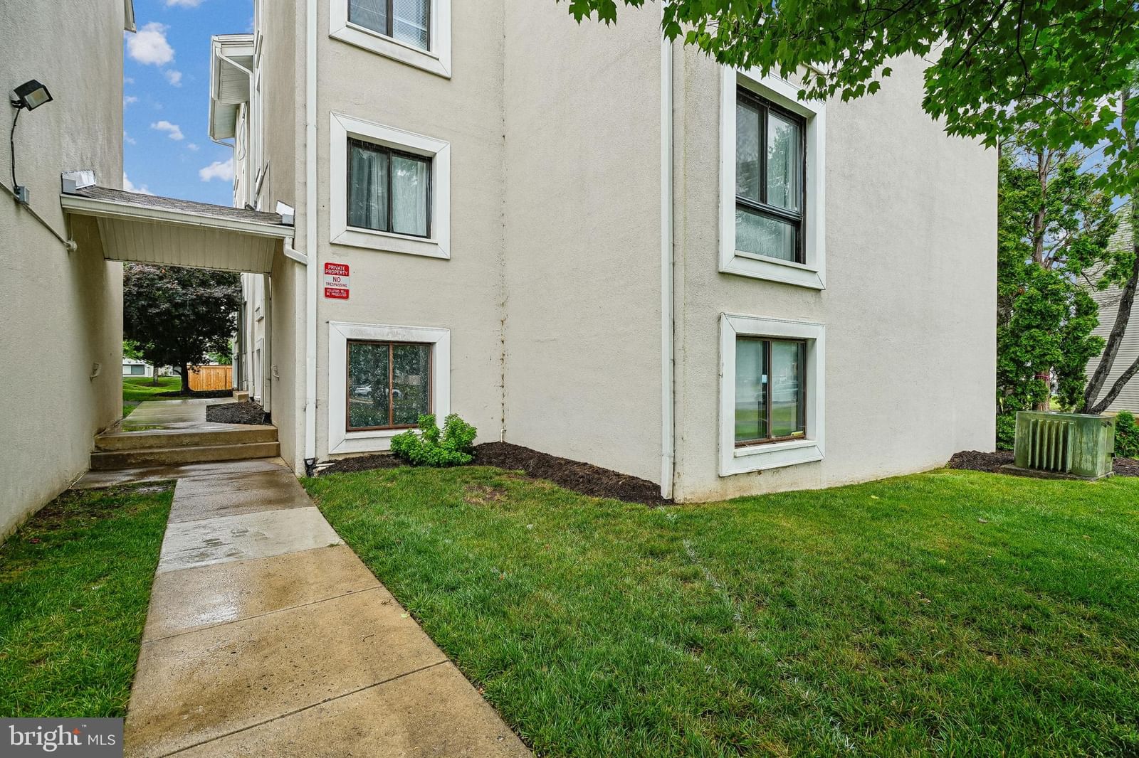 5758 VILLAGE GREEN DRIVE #D photograph
