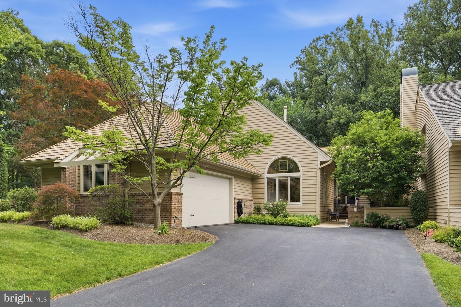 1608 WOODSTOCK LN, RESTON 20194, VA