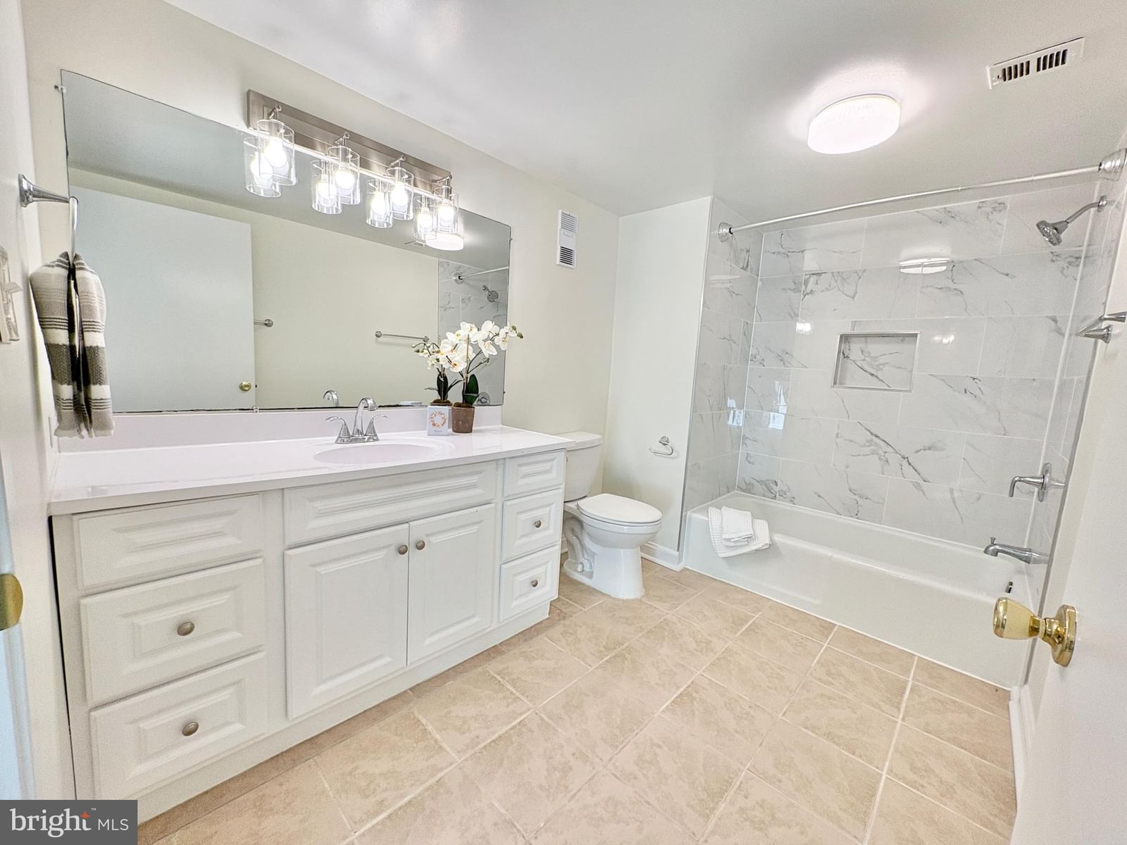 3713 S GEORGE MASON DRIVE #T5W photograph