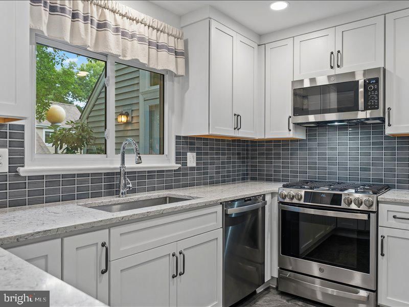 1428 YELLOWWOOD CT, RESTON 20190, VA